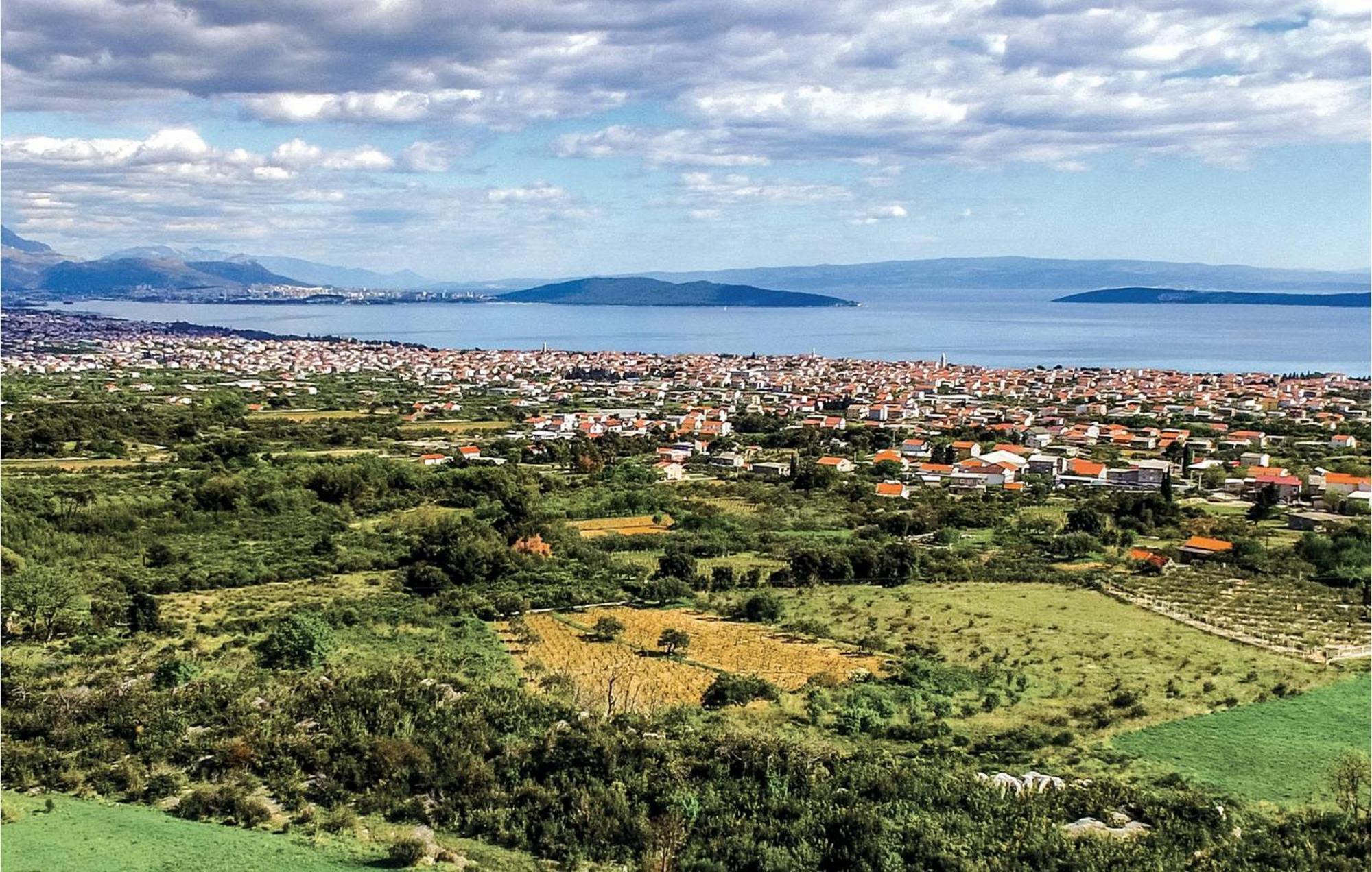 Stunning Apartment In Kastel Novi With Wifi Kaštela Eksteriør bilde